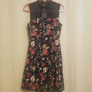 (10/$15) Navy courdory floral dress size small